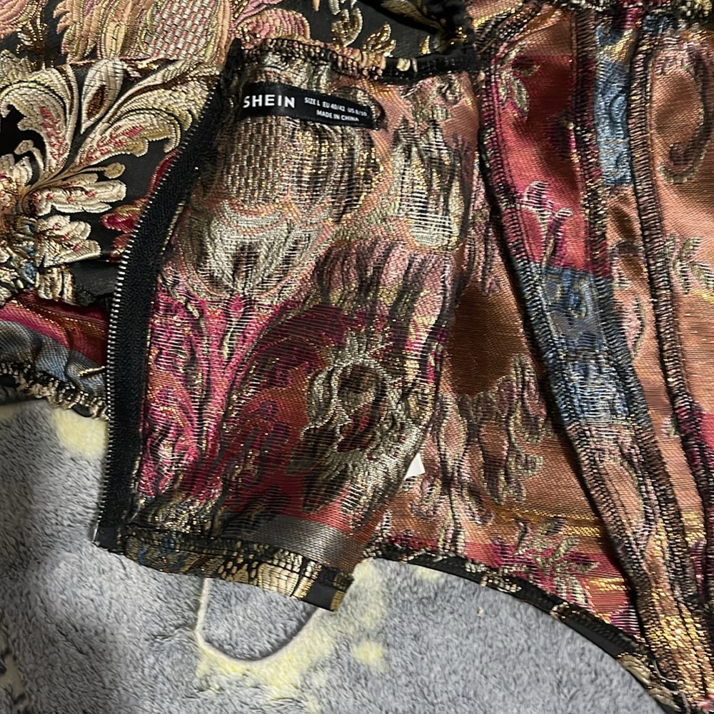 Puff Sleeves - Picture 3 of 5
